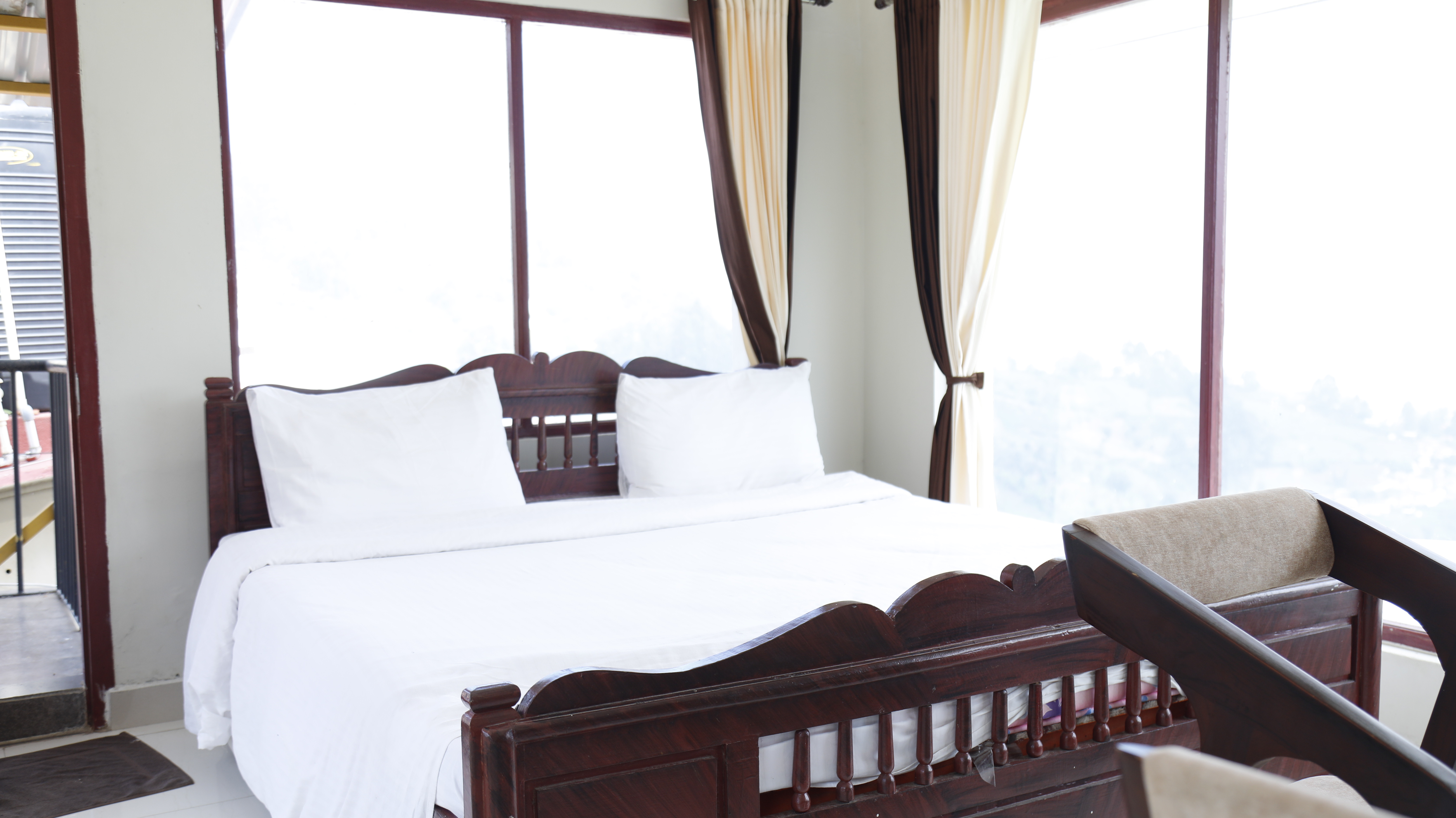 Panoramic Nature Room